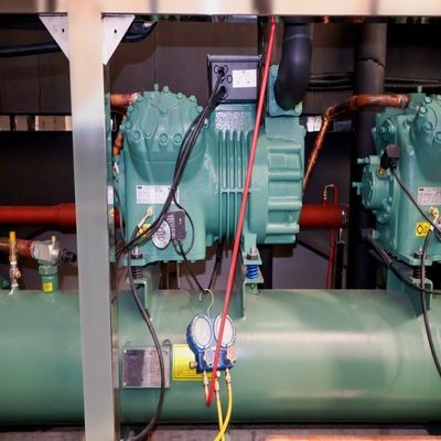 Mesin es 10 ton dengan kemasan otomatis yang dapat disesuaikan dan ukuran es kubus 22x22x22 mm